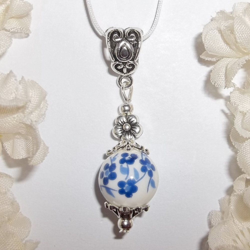 Blue & White Flower Necklace Pendant Gift Idea for Her Floral Jewelry NWT 4782